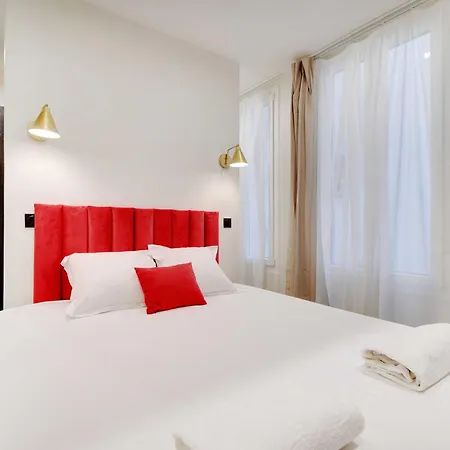 Exceptional Studio Place Des Vosges Marais Apartment