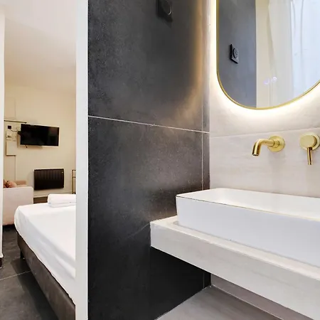 Exceptional Studio Place Des Vosges Marais Apartment